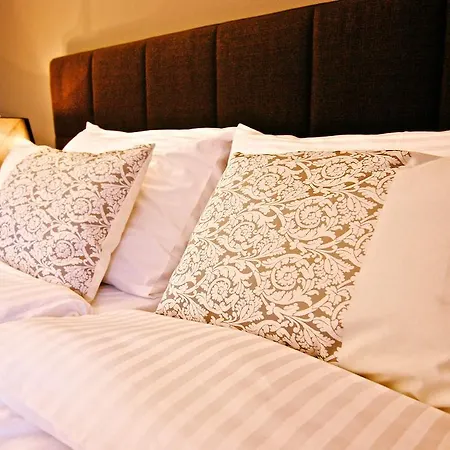 马拉松酒店 塞内奇